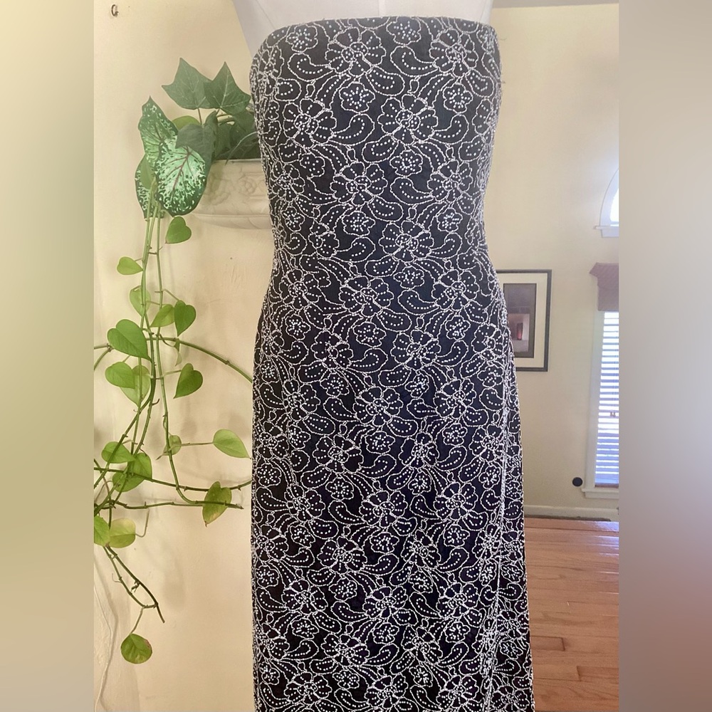 Carmen Marc Valvo beaded strapless long evening gown size 10